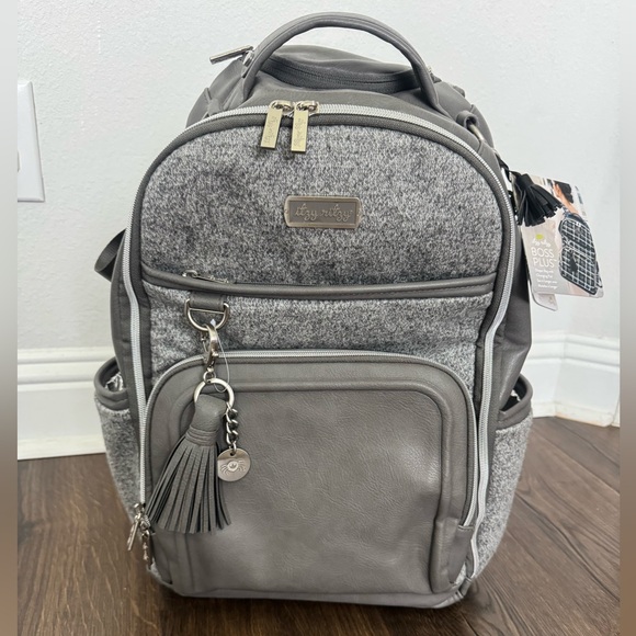 Itzy Ritzy Boss Plus Grayson Diaper Bag - Picture 2 of 15